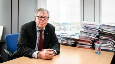 Ett gemensamt finansdepartement och en framtida skatteunion för euroländerna ser Olle Schmidt (FP) som nödvändiga åtgärder.