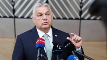 Ungerns premiärminister Viktor Orbán väntas åter ställa sig utanför övriga 26 EU-ledares samlade stöd för Ukraina.