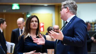 Ungerns justitieminister Judit Varga i samtal med Sveriges justitieminister Gunnar Strömmer. Arkivbild.