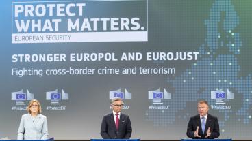 EU:s säkerhetskommissionär Henna Virkkunen, inrikeskommissionär Magnus Brunner och justitiekommissionär Michael McGrath.