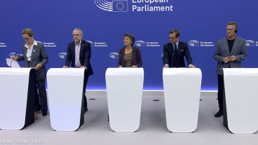 Delar av EU-parlamentets Ungerngrupp. Från höger till vänster: Fabienne Keller (RE), Thijs Reuten (S&D, Tineke Strik (Gröna/EFA), Michał Wawrykiewicz (EPP) och Kostas Arvanitis (Vänstern).