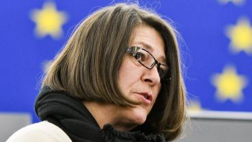 EU-kommissionär Violeta Bulc medger att människor lider av tidsomställningen men pekar också på positiva effekter.  