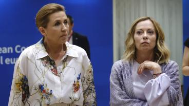Danmarks statsminister socialdemokraten Mette Frederiksen och Italiens premiärminister högerpopulisten Giorgia Meloni ligger bakom initiativet. Arkivbild.