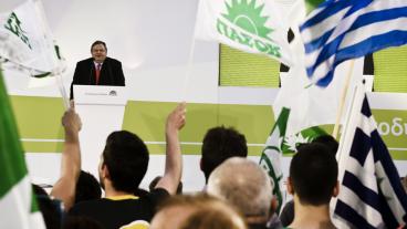 Partiledaren för socialistiska Pasok, Evangelos Venizelos, talar till väljare. Arkivbild.