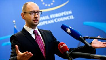 Den ukrainske premiärministern Arsenij Jatsenjuks regerings anklagas av tyska forskare för att bli allt med odemokratisk. Arkivbild.