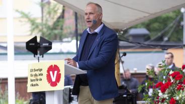 En kamp om storleken på EU-motståndet väntar Vänsterpartiets ledare Jonas Sjöstedt (V) i helgen