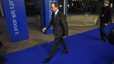 Statsminister Stefan Löfven (S) kommer få lämna möteslokalen när euroländernas ledare disktuerar EMU:s framtid. 