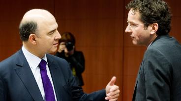 Franske finansministern Pierre Moscovici måste övertyga bland annat chefen för eurogruppen, Jeroen Dijsselbloem, om att hans sparåtgärder är tillräckliga för att undvika en EU-bot. Arkivbild.
