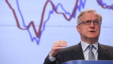 EU:s ekonomikommissionär Olli Rehn är försiktigt optimistisk trots att Spanien inte klarar budgetmål i år..