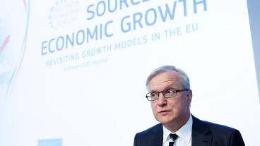 EU:s ekonomikommissionär Olli Rehns åtstramningspolitik stöter på patrull. Arkivbild.