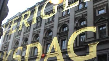 Ett enigt konstitutionsutskott vill se en genomlysning av riksdagens EU-arbetet.