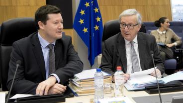 Till höger EU-kommissionens ordförande Jean-Claude Juncker och till vänster EU-kommissionens nye generalsekreterare Martin Selmayr. Arkivbild.