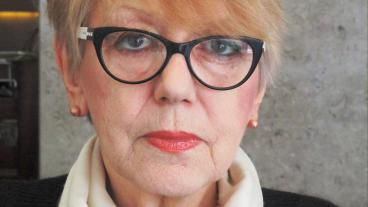 Människorättsaktivisten Sonja Biserko menar att EU och Sverige vid sidan av handelsfrågor med Indien också måste står upp för att stärka demokratiska värden i landet.